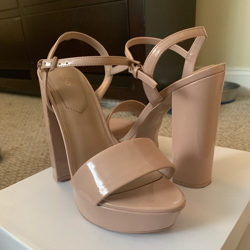 ALDO nude/ blush heals
